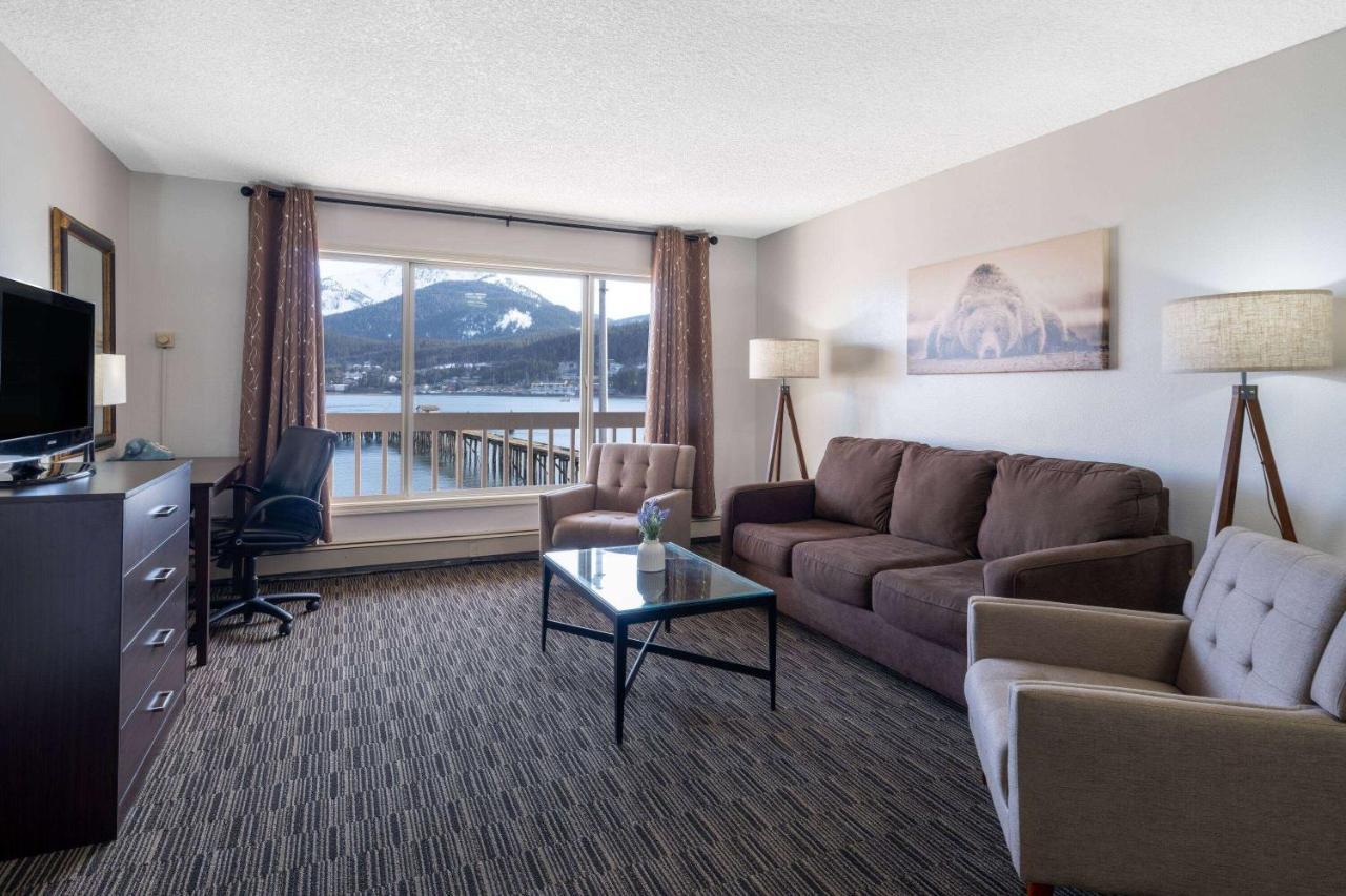 Ramada By Wyndham Juneau Extérieur photo