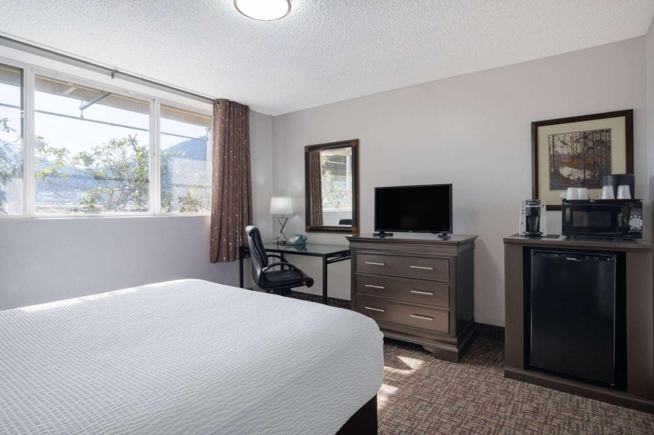 Ramada By Wyndham Juneau Extérieur photo