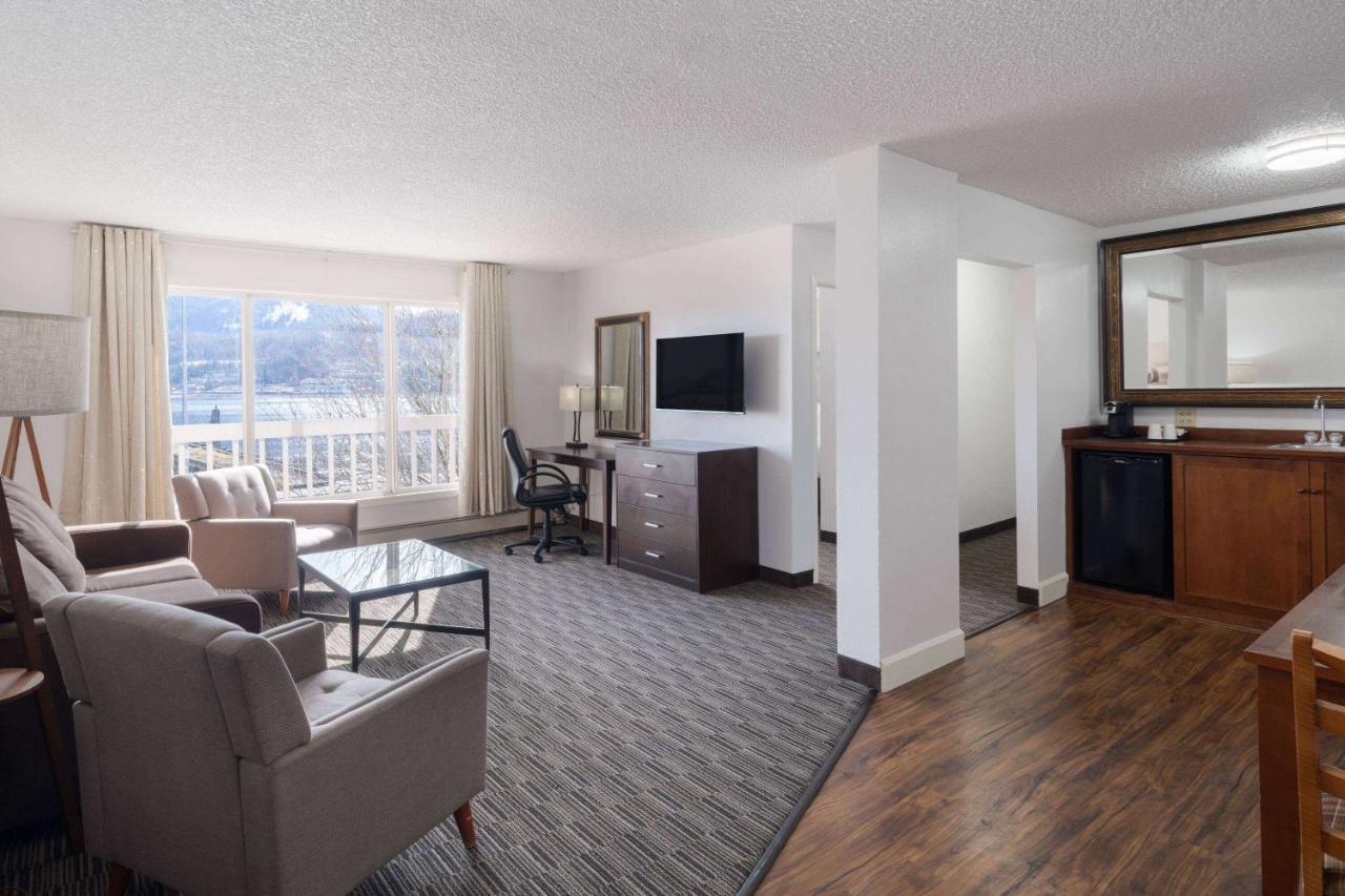 Ramada By Wyndham Juneau Extérieur photo