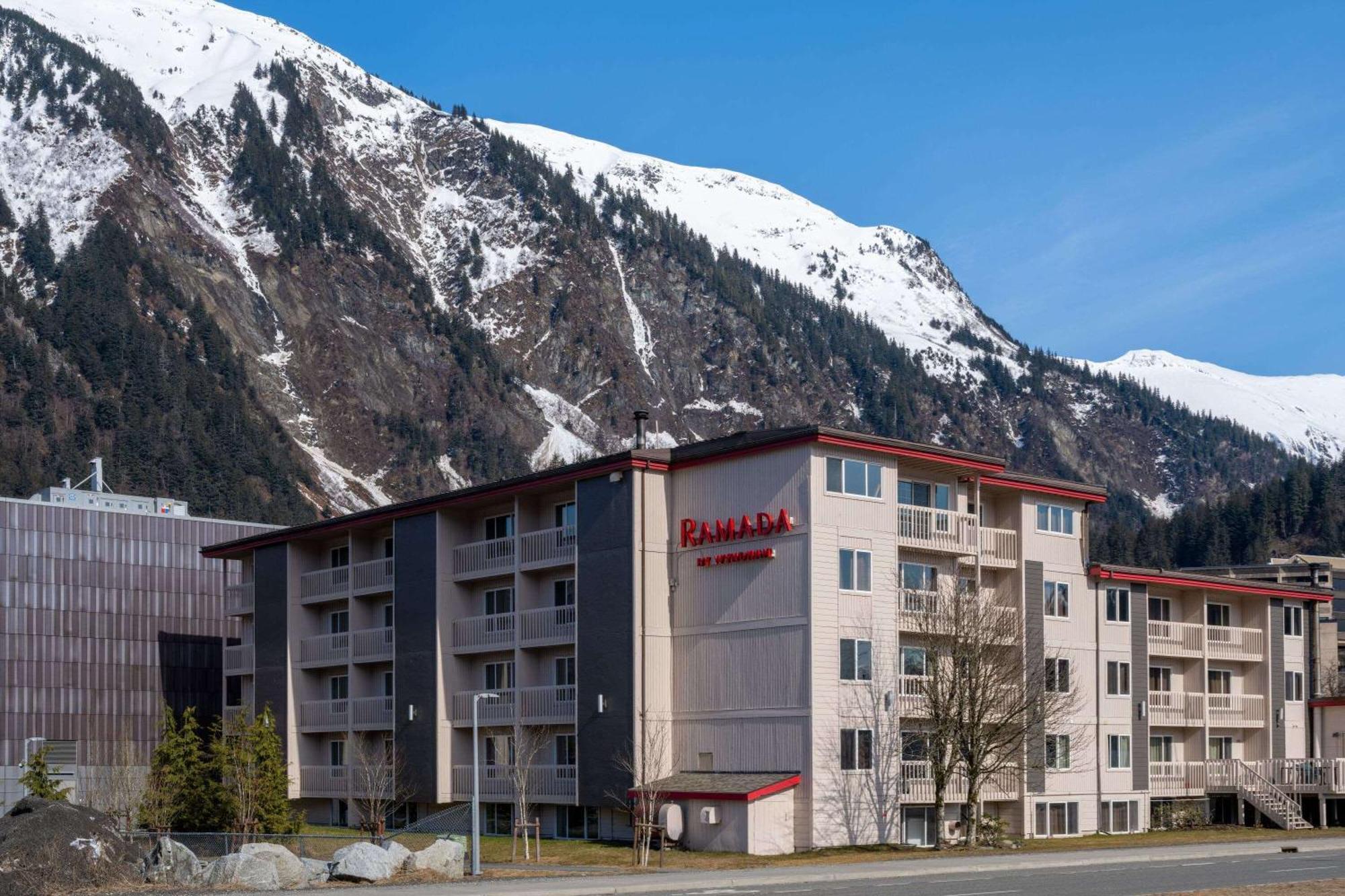 Ramada By Wyndham Juneau Extérieur photo